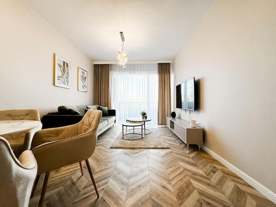 Balcony & Parking, Modern Elegant Apartment! Near Tram Wrocław Extérieur photo